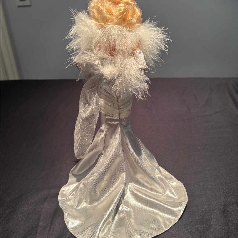 Marilyn Monroe FAO Schwarz Silver screen Barbie 1993 - Picture 3 of 5